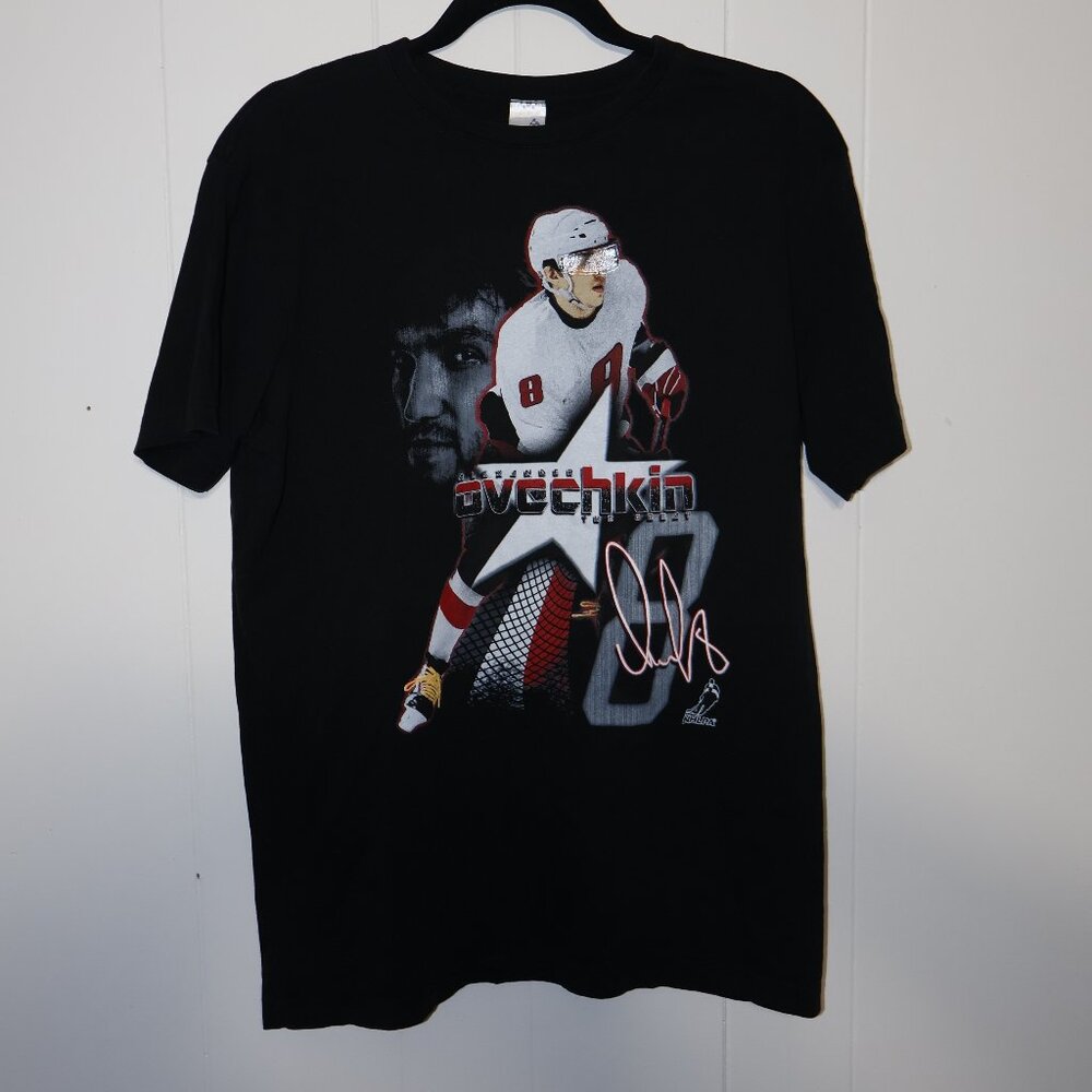 Vintage Alexander Ovechkin NHLPA Graphic T-Shirt – Black (Men’s M)